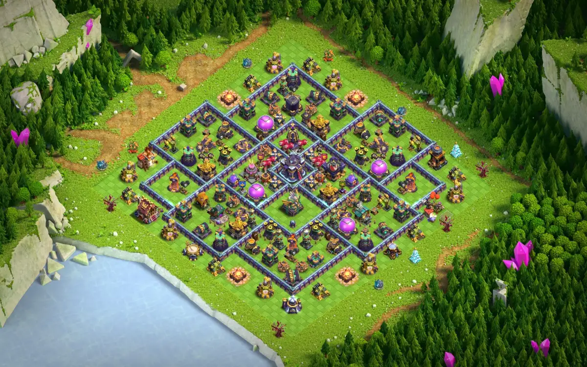 TH15 War Base with Center Core and Wide Compartments