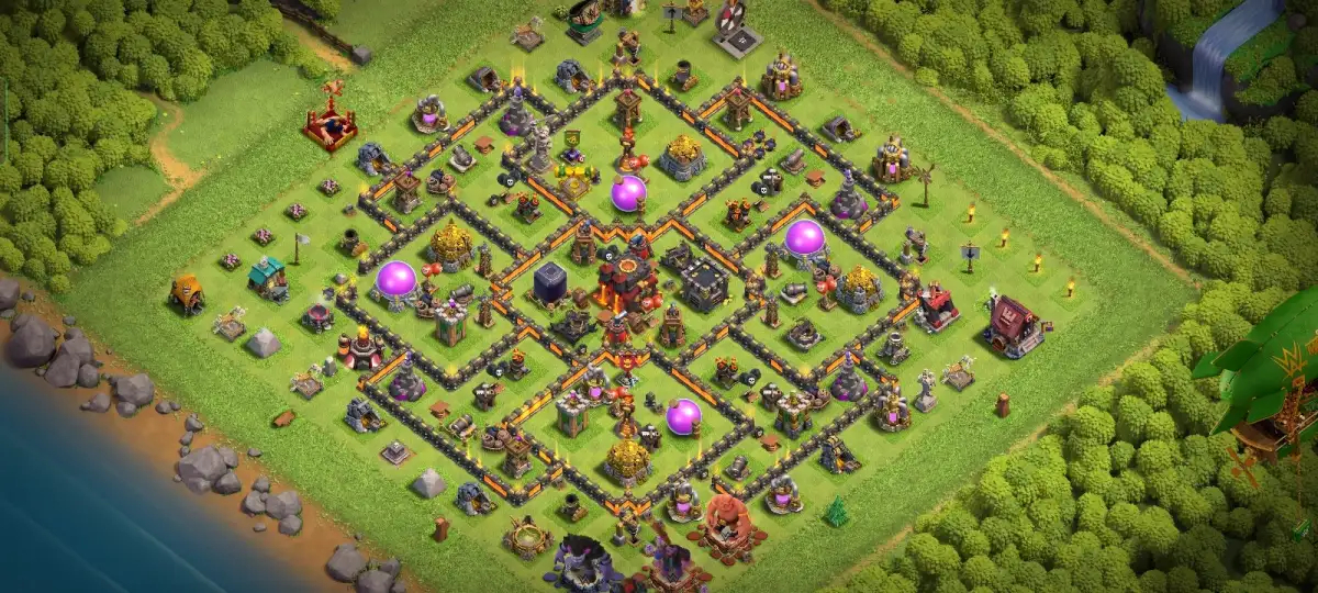 TH10 Farming Base with Central Town Hall Defense