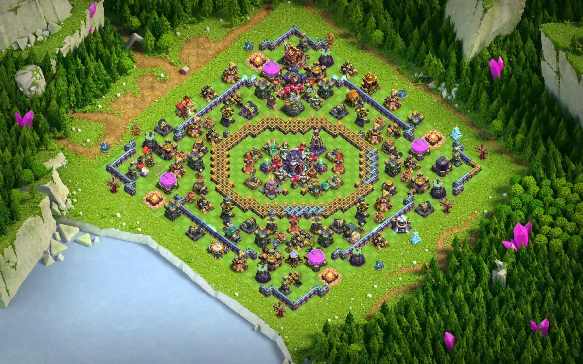 TH15 War Base with Central Town Hall Ring Core